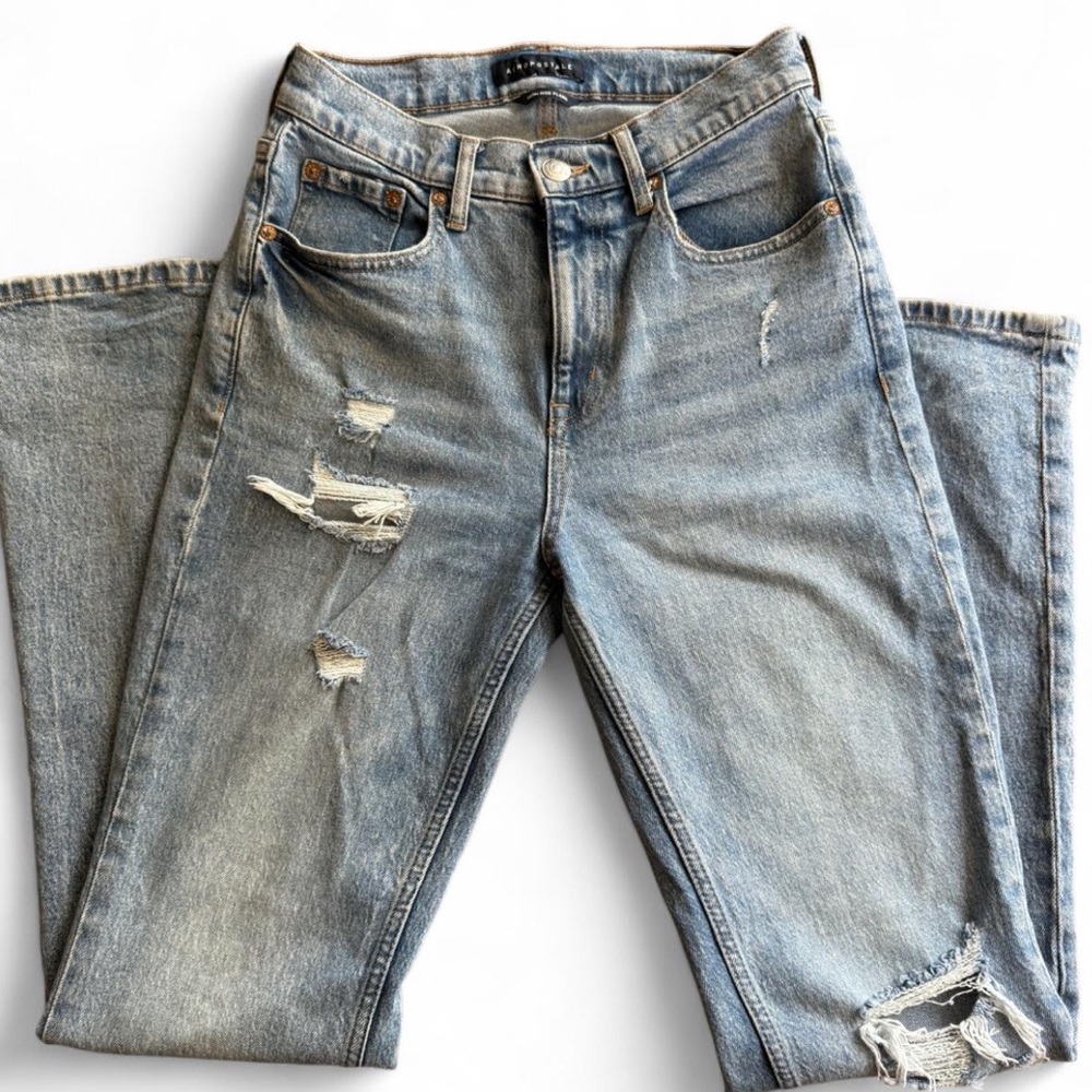 Women's Light Wash Distressed Jeans
